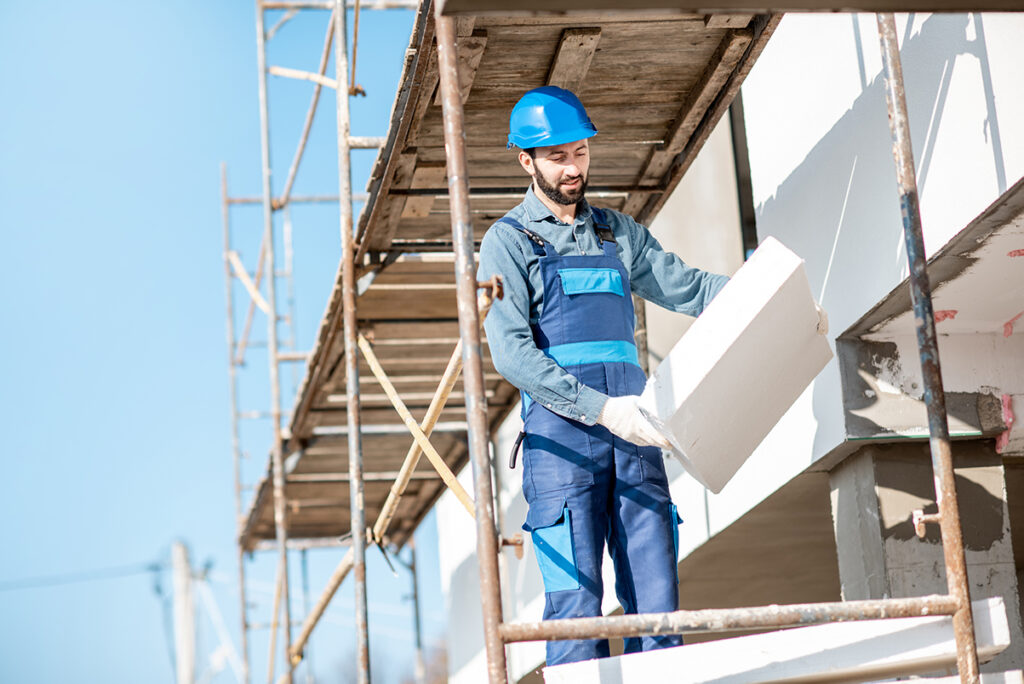 SM Deco ofrece servicios de rehabilitación de fachadas en Alcossebre.